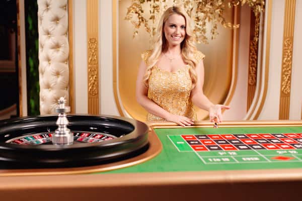 evolution salon prive live roulette blonde dealer